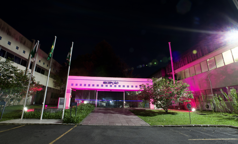 Fachada Tecpar - Outubro Rosa