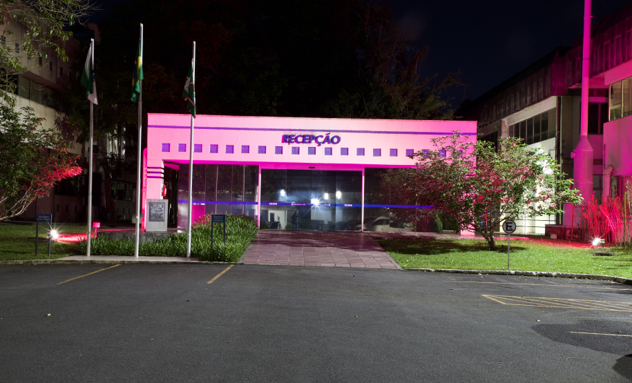 Fachada Tecpar - Outubro Rosa