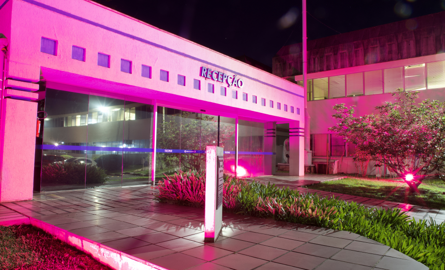 Fachada Tecpar - Outubro Rosa