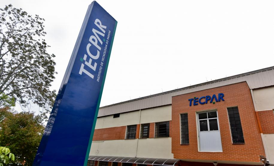 Fachada do Tecpar câmpus Juvevê
