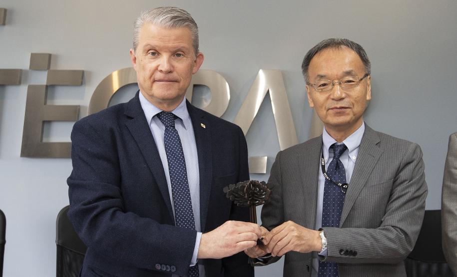 Tecpar recebe visita do cônsul do Japão