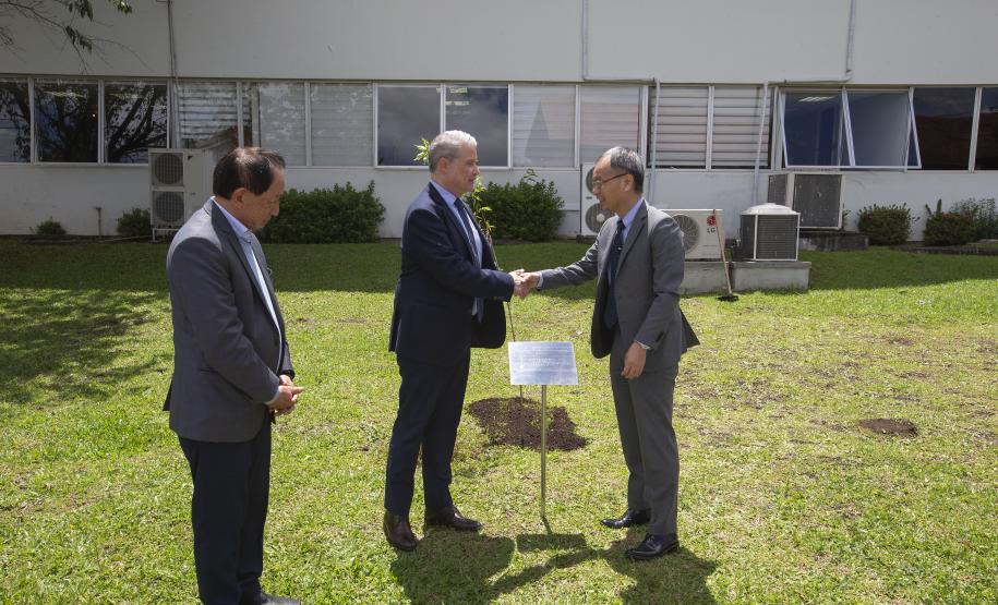Tecpar recebe visita do cônsul do Japão