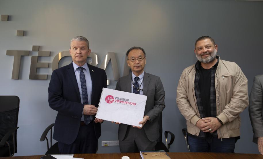 Tecpar recebe visita do cônsul do Japão