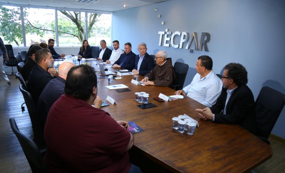 Tecpar firma acordos na área da saúde com a Santa Casa de Curitiba e novas incubadas