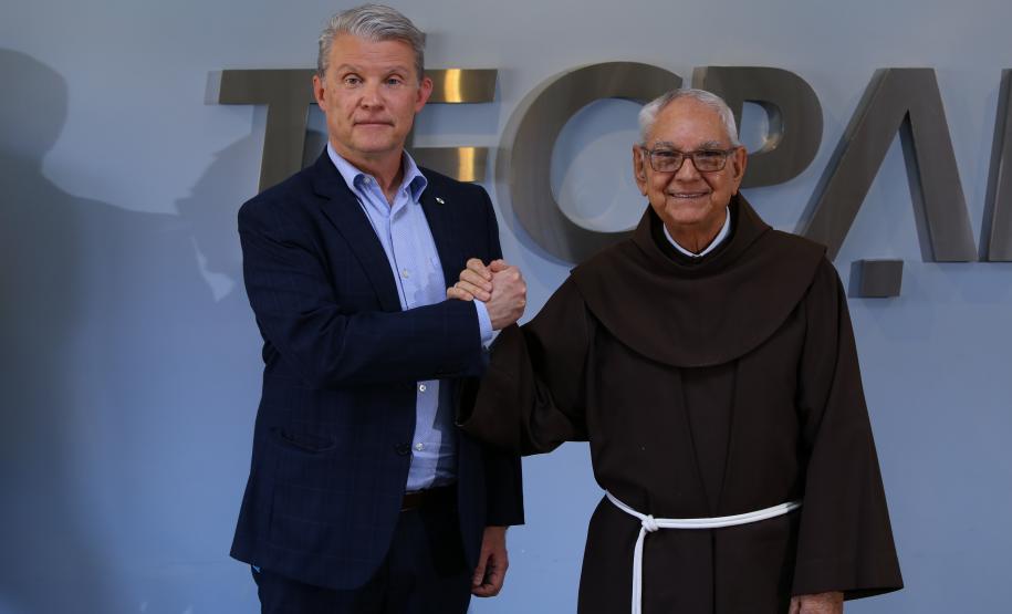 Tecpar firma acordos na área da saúde com a Santa Casa de Curitiba e novas incubadas