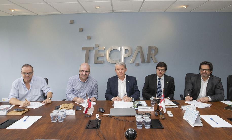 Tecpar firma acordo com instituto regulador do Uruguai para projetos na área da saúde