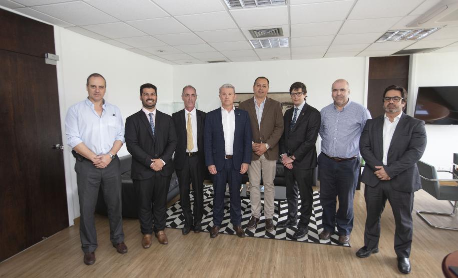 Tecpar firma acordo com instituto regulador do Uruguai para projetos na área da saúde