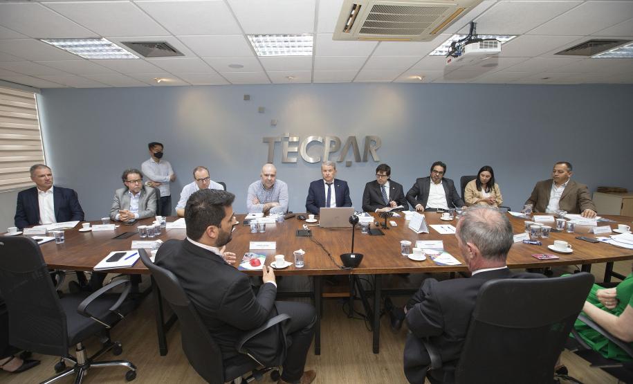 Tecpar firma acordo com instituto regulador do Uruguai para projetos na área da saúde