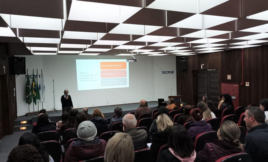 Tecpar e Seju promovem capacitação em Direitos Humanos para colaboradores do instituto
