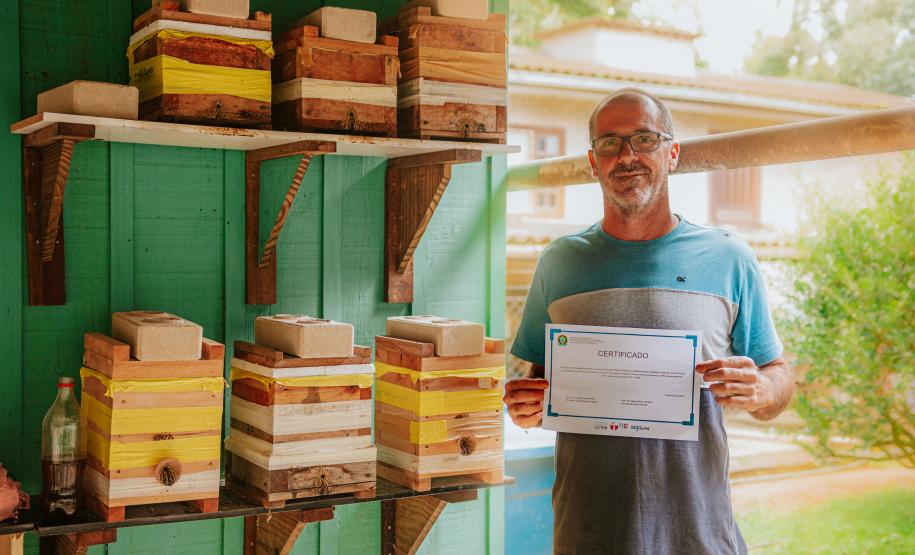 Projeto que estimula produção de mel em Morretes completa um ano