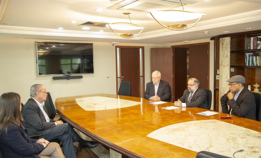 Tecpar, Seti e Fiep fortalecem atuação de parques tecnológicos no Paraná