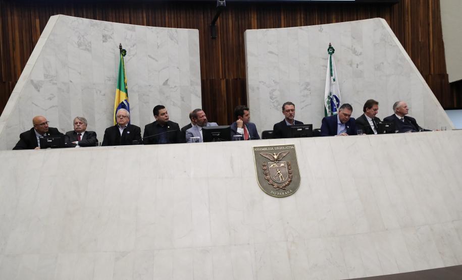 Tecpar participa da instalação da Frente Parlamentar dos Geradores de Energia Renováveis