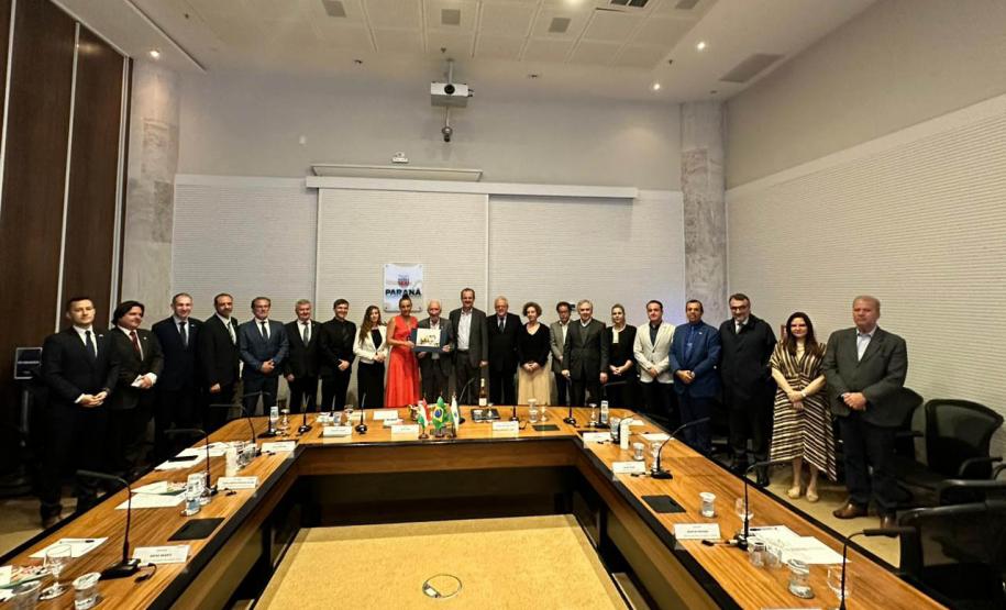 Paraná e Hungria firmam parceria nas áreas de inovação e tecnologia