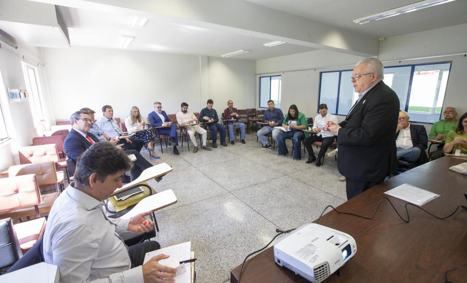 Tecpar sedia, no câmpus Araucária, reunião do AvançAraucária