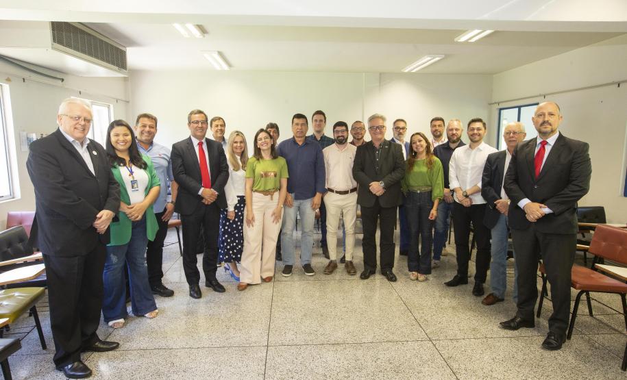 Tecpar sedia, no câmpus Araucária, reunião do AvançAraucária