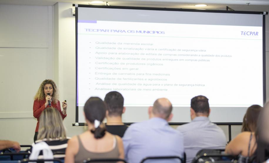 Tecpar apresenta soluções tecnológicos a municípios no Emupar