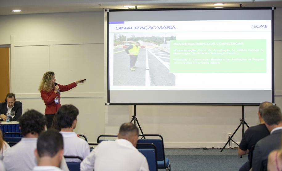 Tecpar apresenta soluções tecnológicos a municípios no Emupar