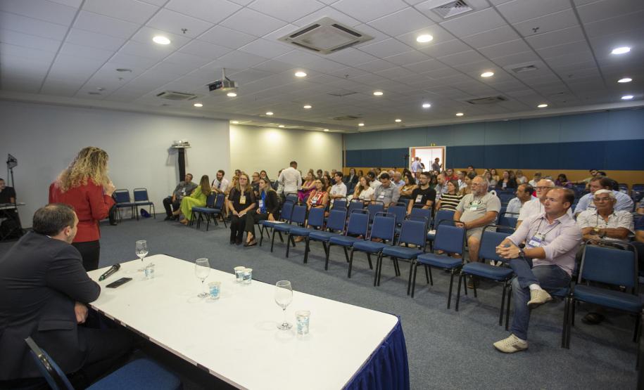 Tecpar apresenta soluções tecnológicos a municípios no Emupar