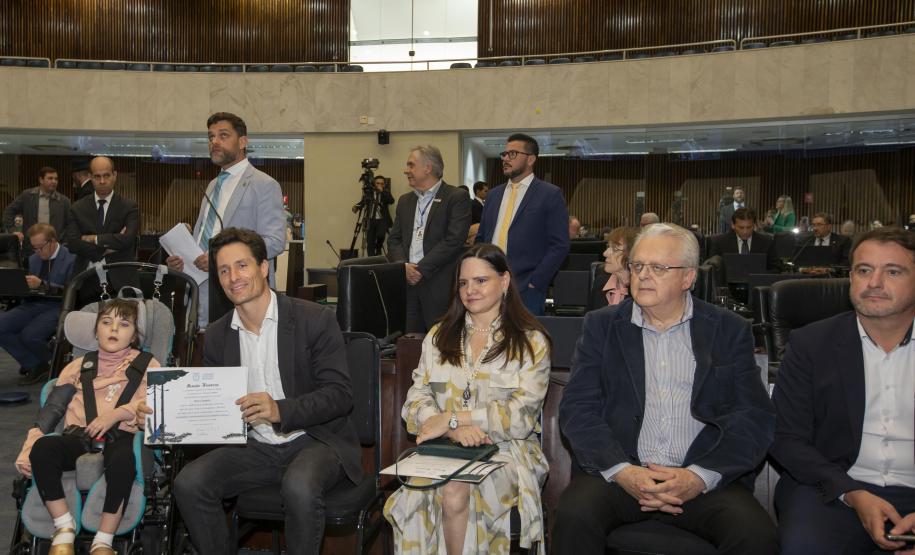 Tecpar recebe homenagem da Assembleia Legislativa pela contribuição na elaboração da Lei Pétala