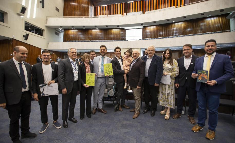 Tecpar recebe homenagem da Assembleia Legislativa pela contribuição na elaboração da Lei Pétala