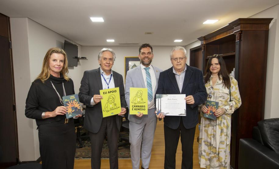 Tecpar recebe homenagem da Assembleia Legislativa pela contribuição na elaboração da Lei Pétala