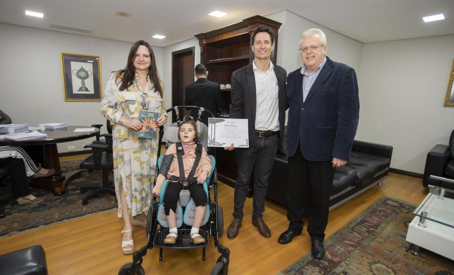 Tecpar recebe homenagem da Assembleia Legislativa pela contribuição na elaboração da Lei Pétala