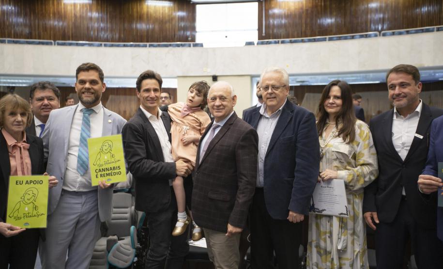 Tecpar recebe homenagem da Assembleia Legislativa pela contribuição na elaboração da Lei Pétala