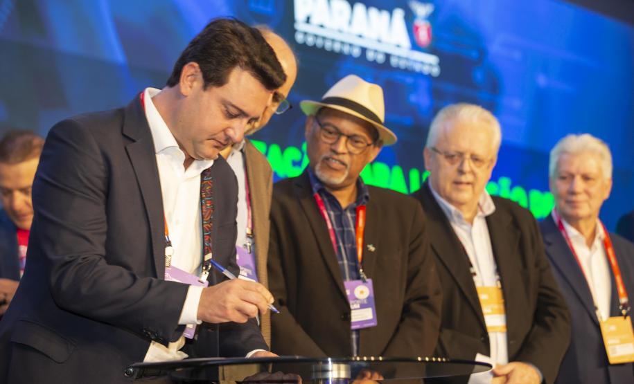 Assinatura Tecpar e Sebrae-PR