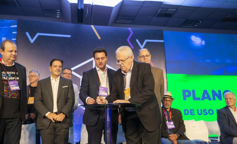 Assinatura Tecpar e Sebrae-PR