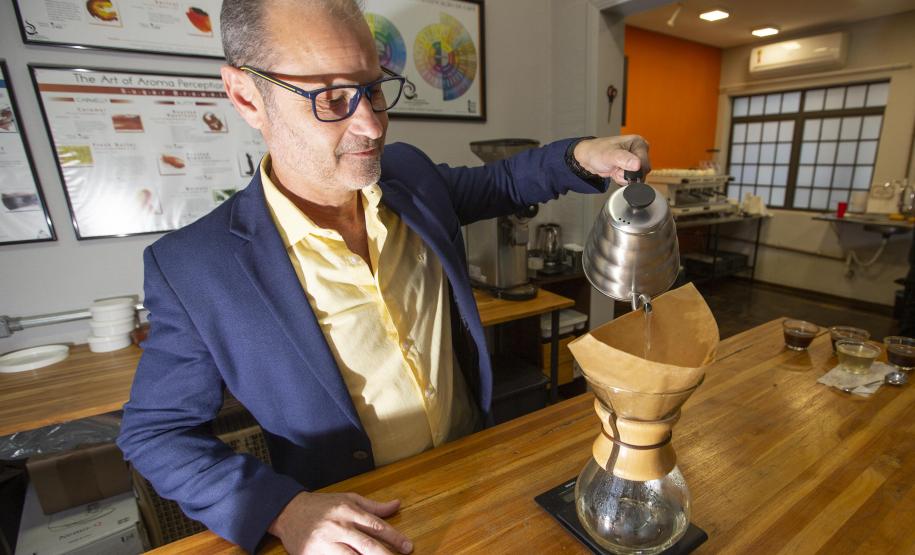 Com apoio do Tecpar, empreendedores vão produzir água para cafés especiais