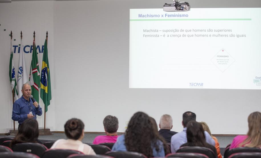 Tecpar realiza palestra sobre ações para proteção da mulher contra a violência