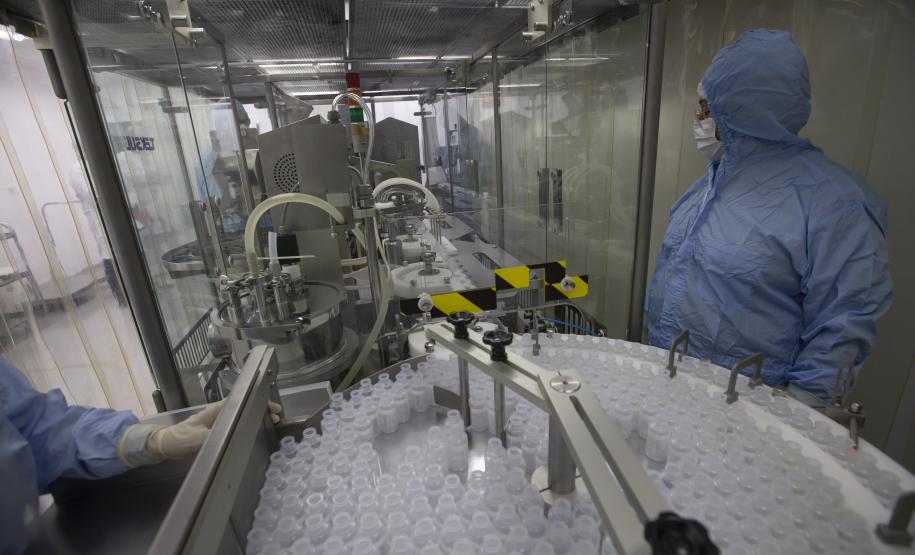 Tecpar moderniza laboratório de vacina antirrábica para ampliar capacidade de produção