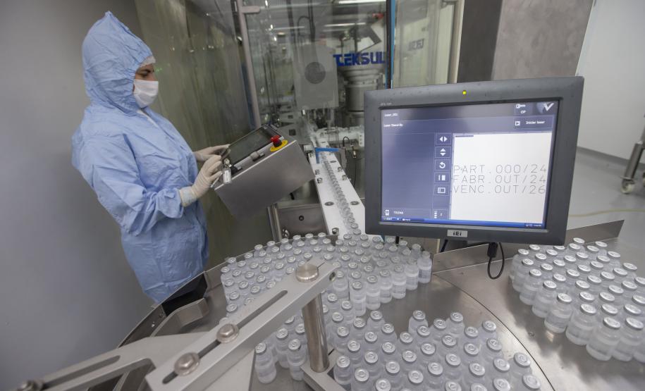 Tecpar moderniza laboratório de vacina antirrábica para ampliar capacidade de produção