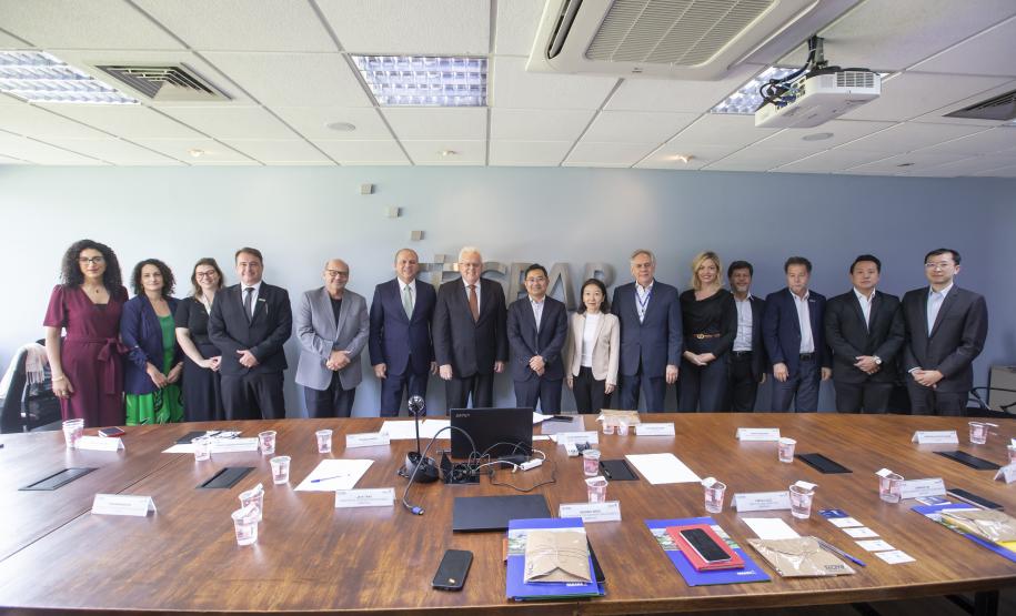 Tecpar recebe delegação de farmacêutica chinesa