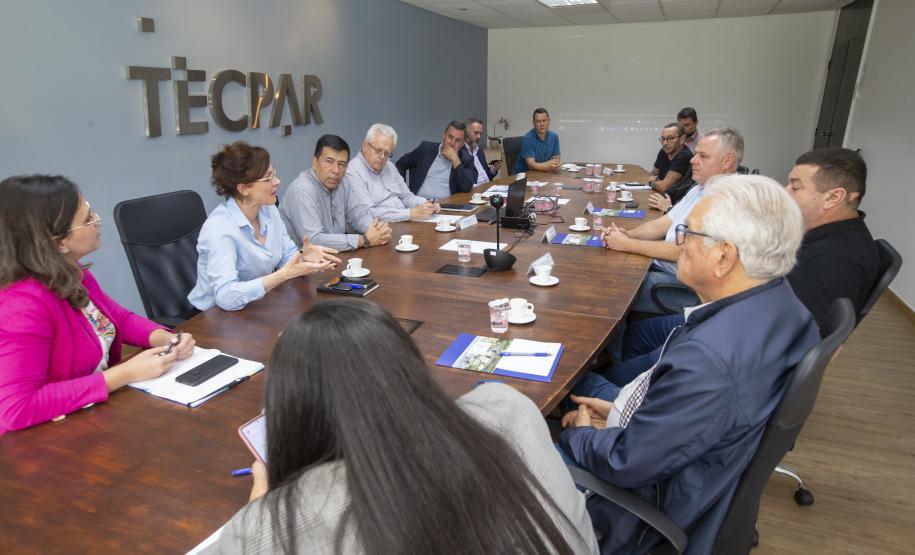 Tecpar recebe comitiva da Prefeitura de Araucária para parceria sobre parque tecnológico