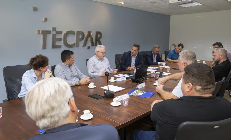 Tecpar recebe comitiva da Prefeitura de Araucária para parceria sobre parque tecnológico