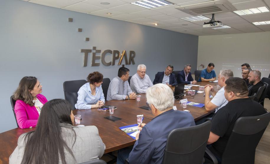 Tecpar recebe comitiva da Prefeitura de Araucária para parceria sobre parque tecnológico