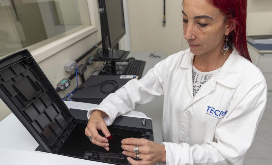 Análise de embalagens para produtos farmacêuticos