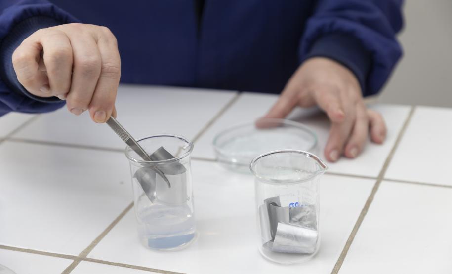 Análise de embalagens para produtos farmacêuticos