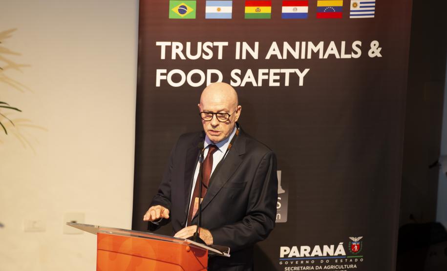 Paraná terá banco de antígenos e vacinas contra febre aftosa para atender todo o País