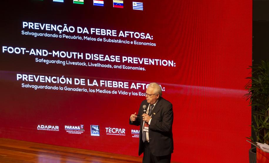 Paraná terá banco de antígenos e vacinas contra febre aftosa para atender todo o País