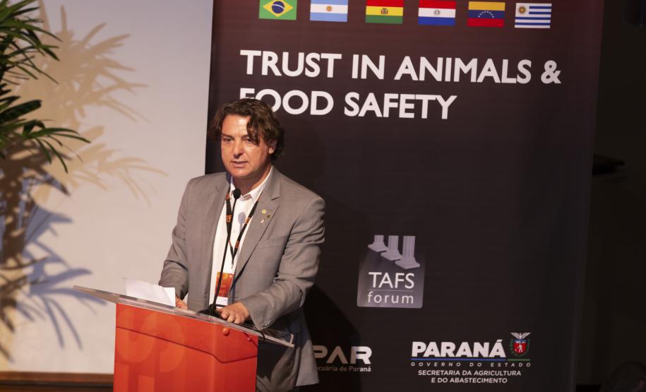 Paraná terá banco de antígenos e vacinas contra febre aftosa para atender todo o País