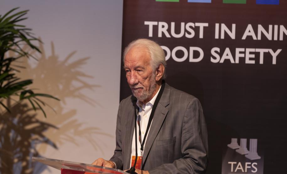 Paraná terá banco de antígenos e vacinas contra febre aftosa para atender todo o País