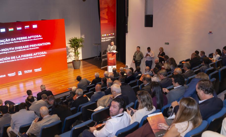 Paraná terá banco de antígenos e vacinas contra febre aftosa para atender todo o País