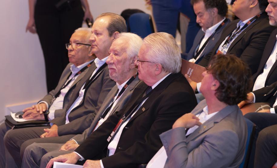 Paraná terá banco de antígenos e vacinas contra febre aftosa para atender todo o País