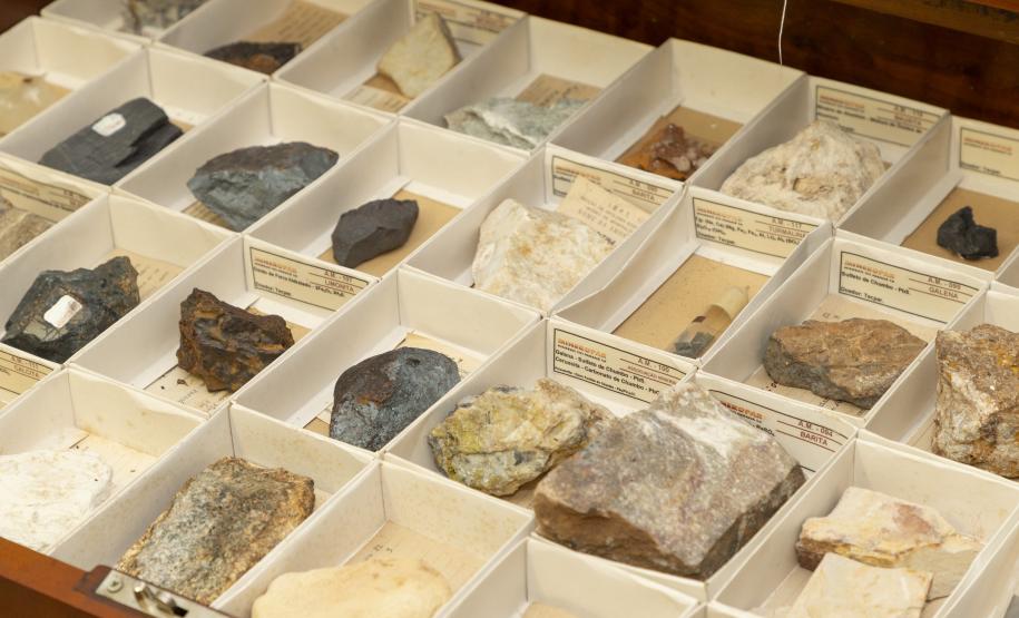 Incorporação de acervo histórico do Tecpar pela UEPG