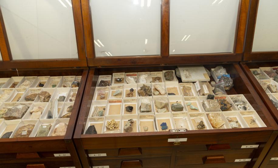 Incorporação de acervo histórico do Tecpar pela UEPG