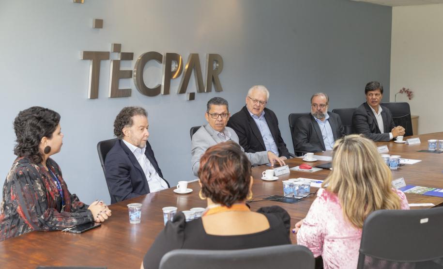 Incorporação de acervo histórico do Tecpar pela UEPG