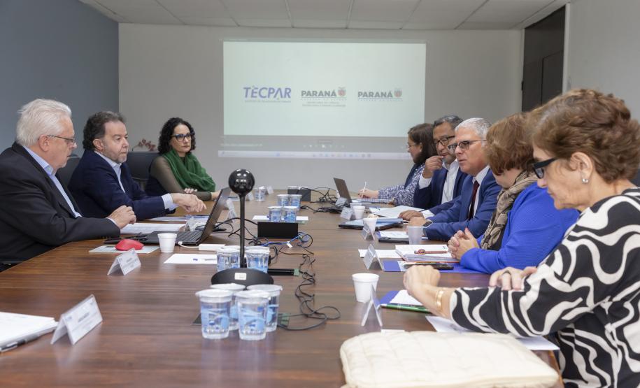 Tecpar recebe comitiva da OPAS