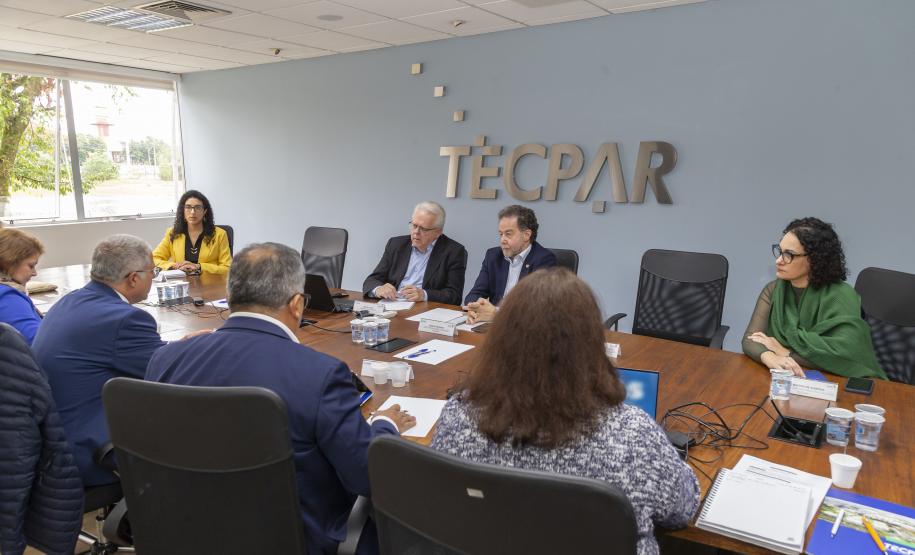 Tecpar recebe comitiva da OPAS